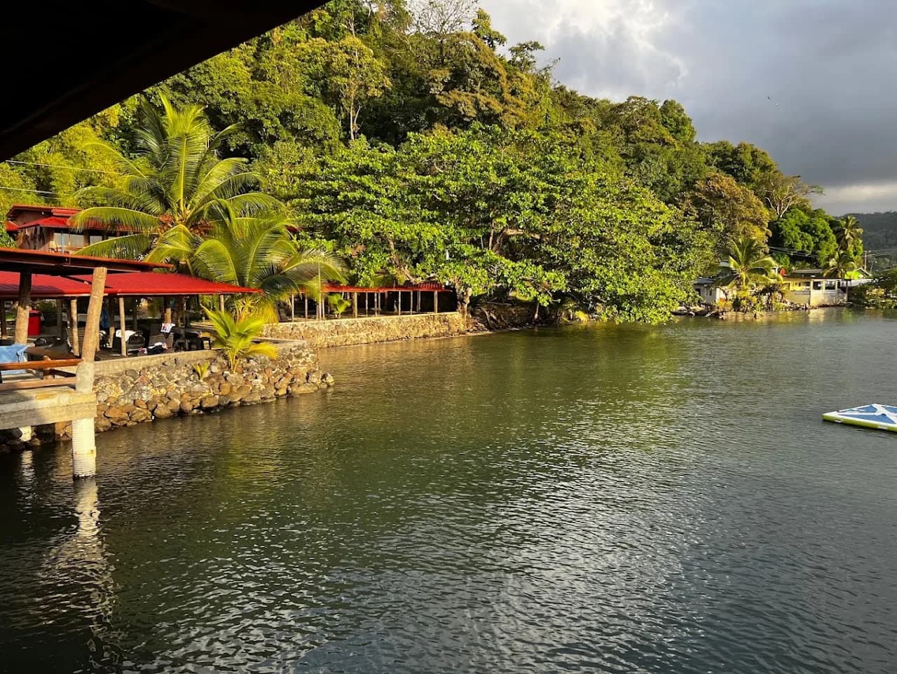 Costa en el archivo del viaje a Panamá